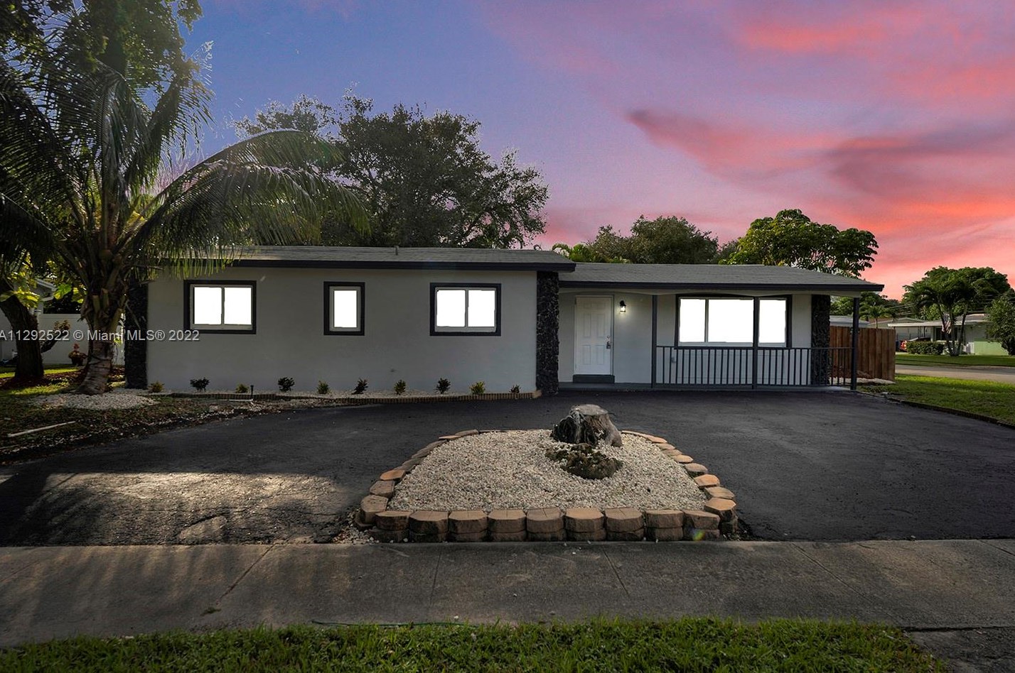 350 68th Way, Hollywood FL  33024-7542 exterior