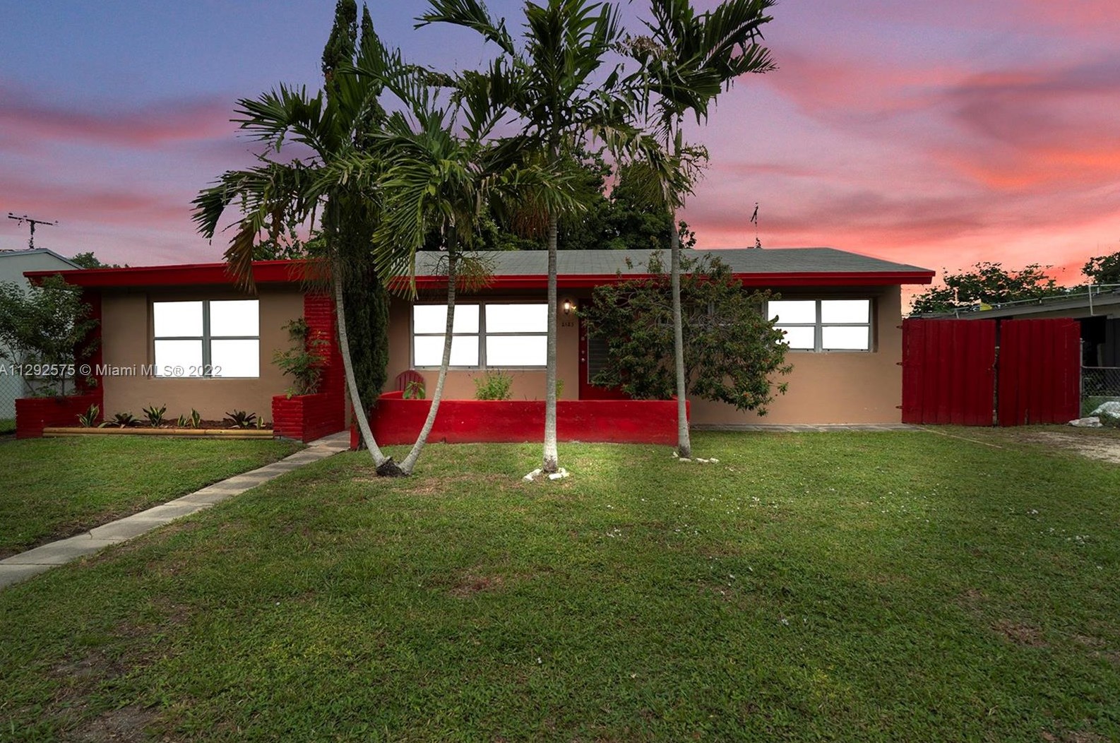 2123 Wiley St, Hollywood, FL 33020-6264