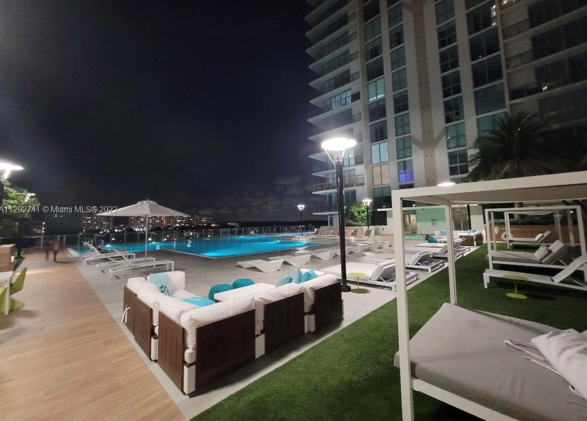 300 Sunny Isles Blvd, Miami FL 33160-4211 exterior