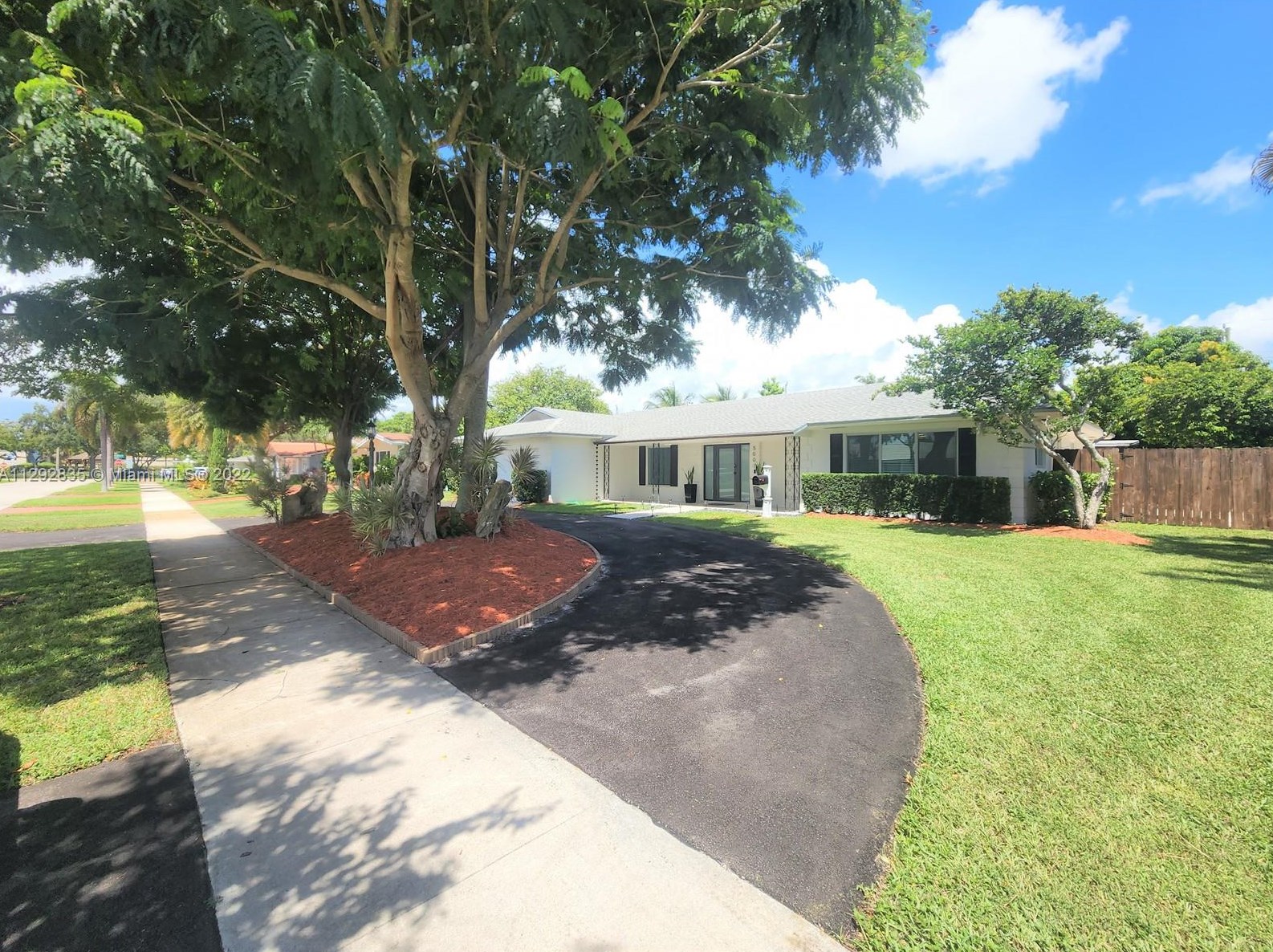 5001 Lincoln St, Hollywood, FL 33021-5255