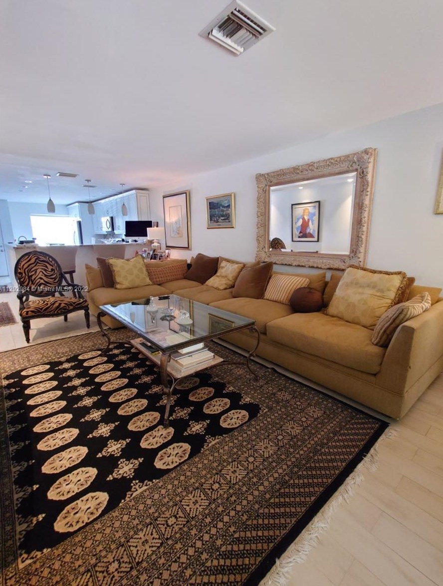 8883 Bella Vista Dr, Boca Raton, FL 33433-1841