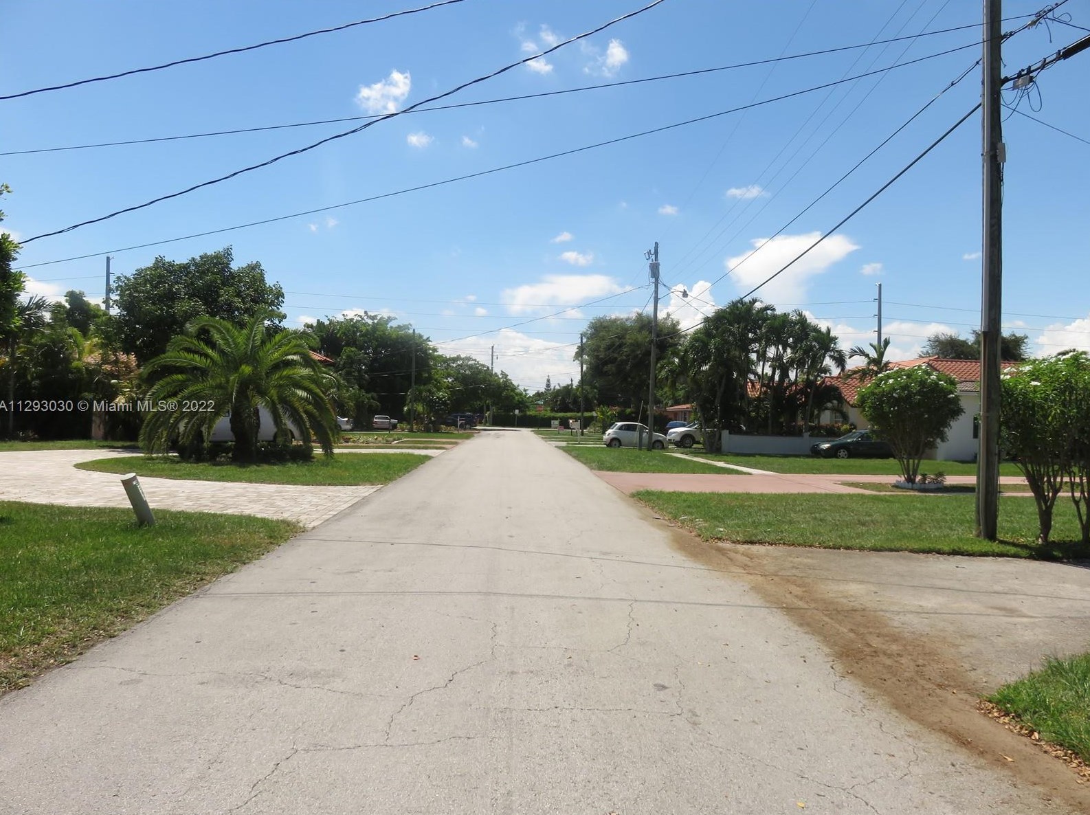 6090 Sw 27th St, Miami, FL 33155
