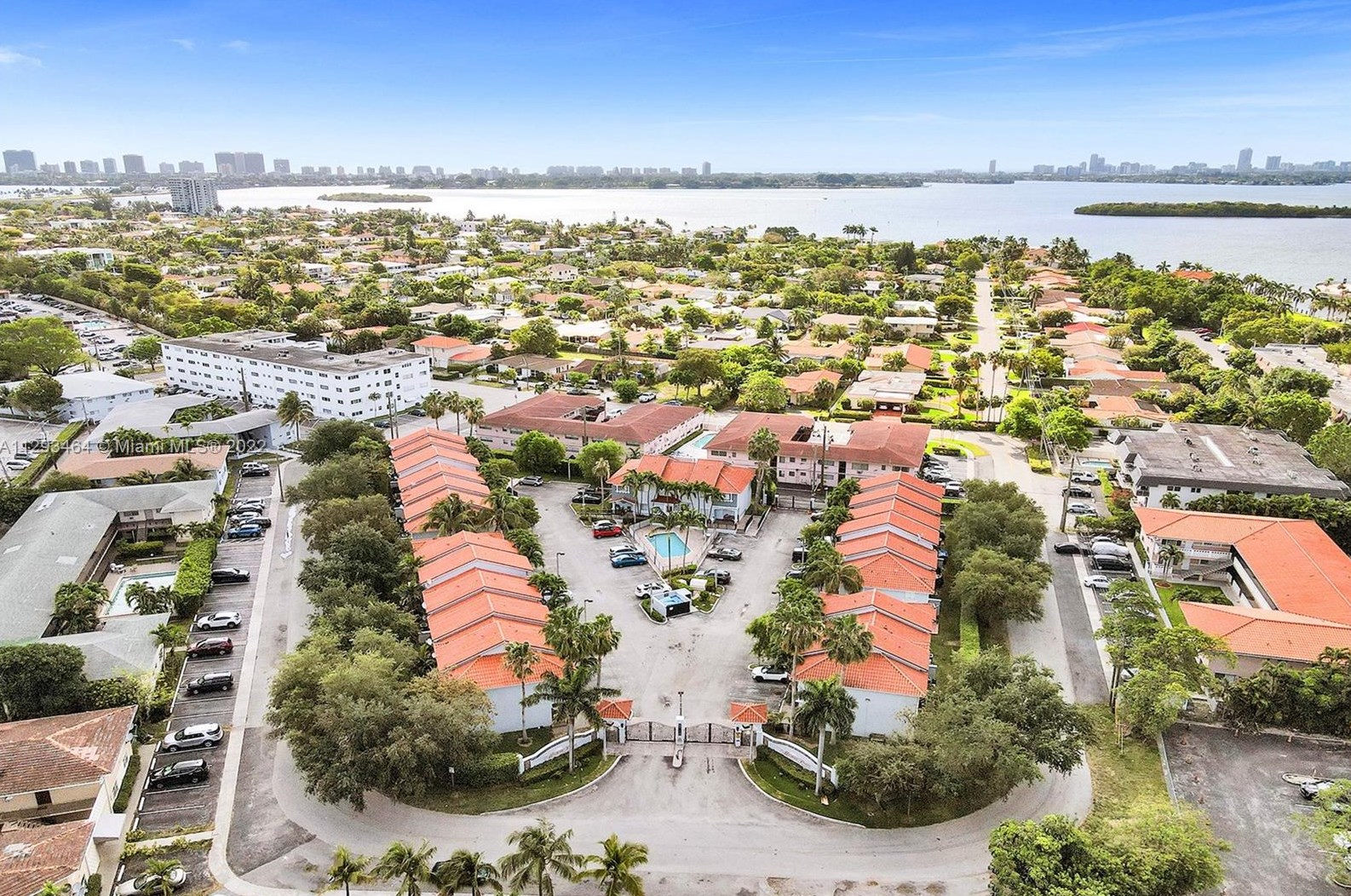 11643 18th Dr, Miami, FL 33181-3201