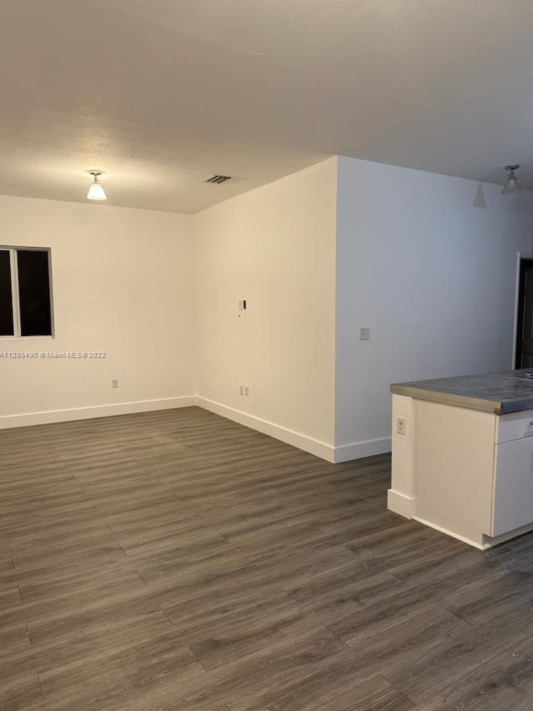 445 Nw 77th St #1, Miami, FL 33150