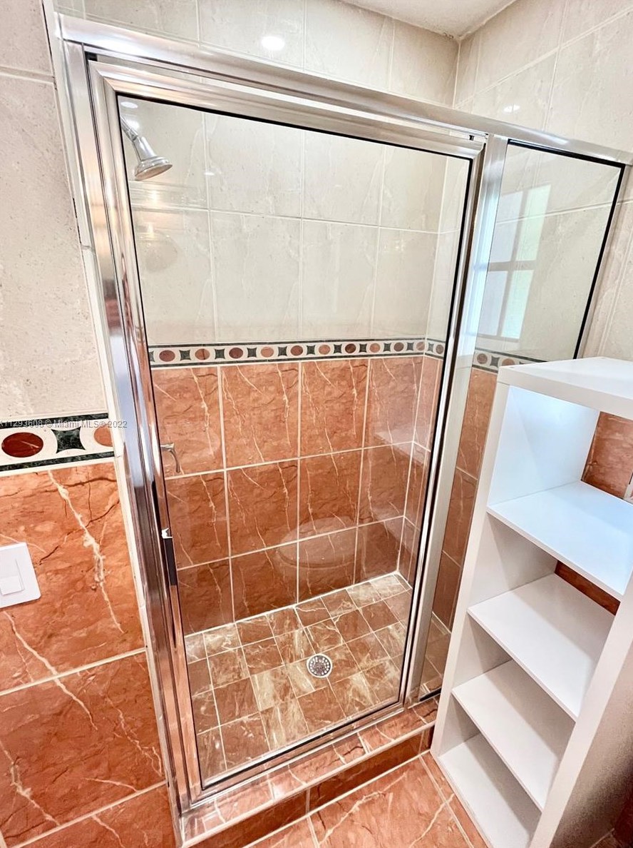 6840 48th Ter, Miami FL  33155-5700 exterior