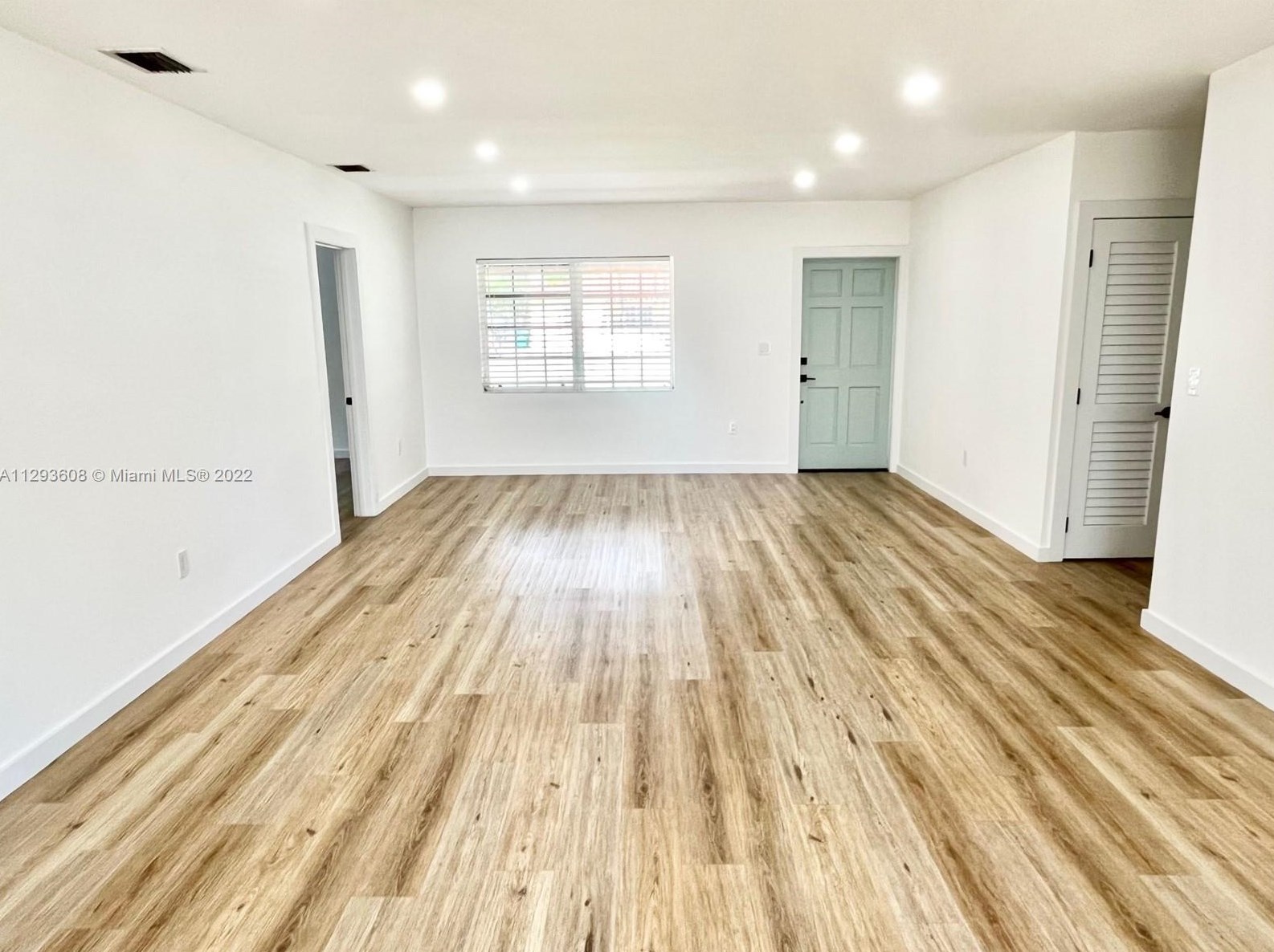 6840 48th Ter, Miami FL  33155-5700 exterior