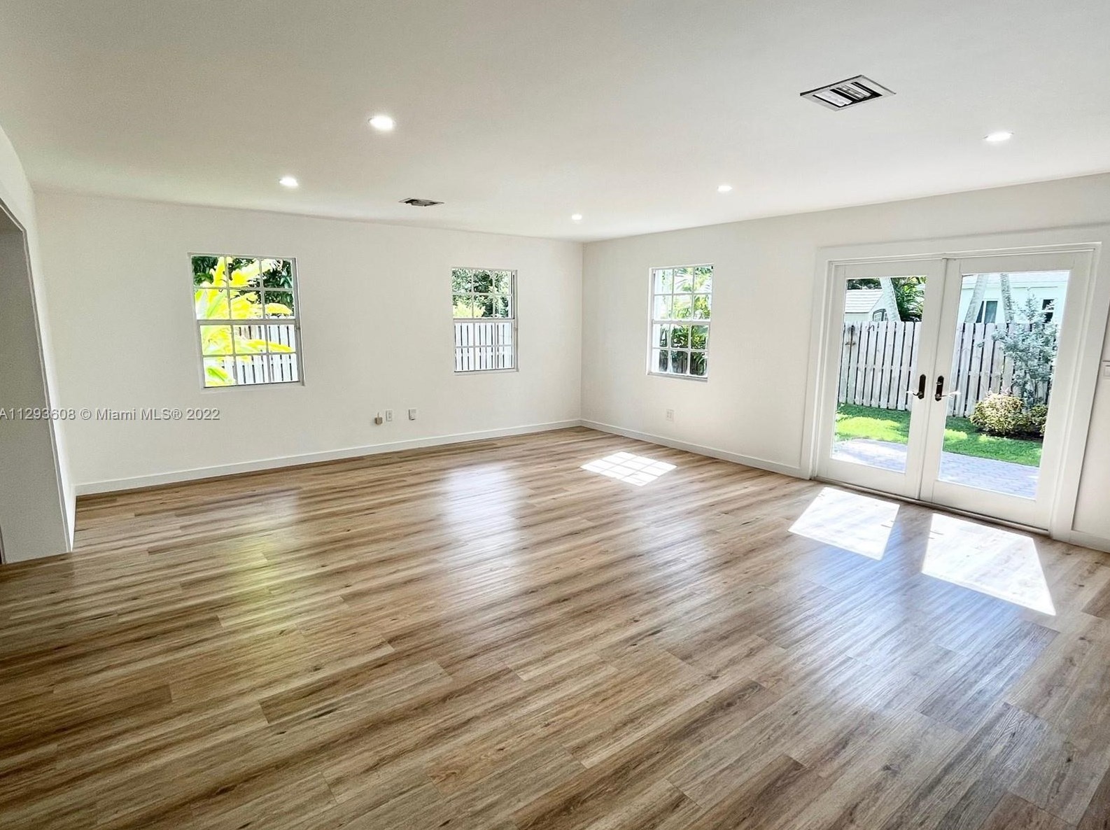 6840 48th Ter, Miami FL  33155-5700 exterior