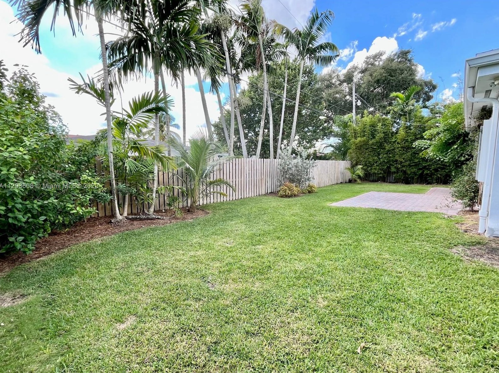 6840 48th Ter, Miami FL  33155-5700 exterior