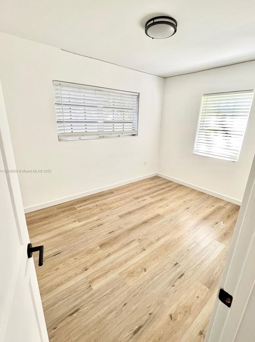 6840 48th Ter, Miami FL  33155-5700 exterior