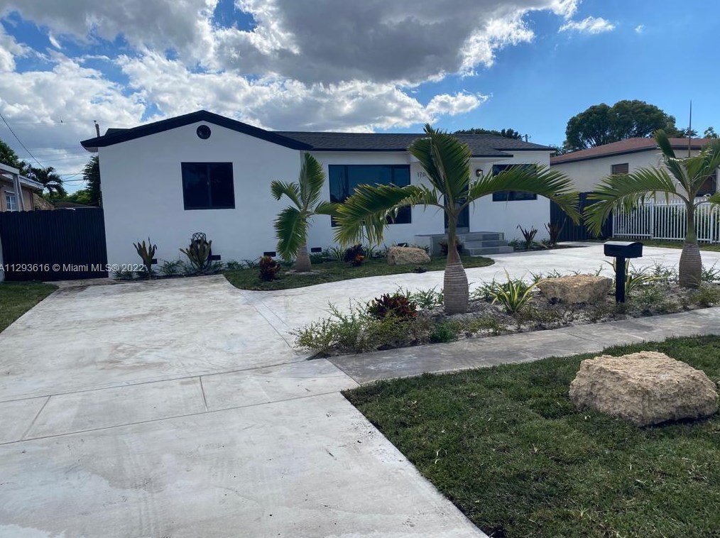 170 W 58th St, Hialeah, FL 33013