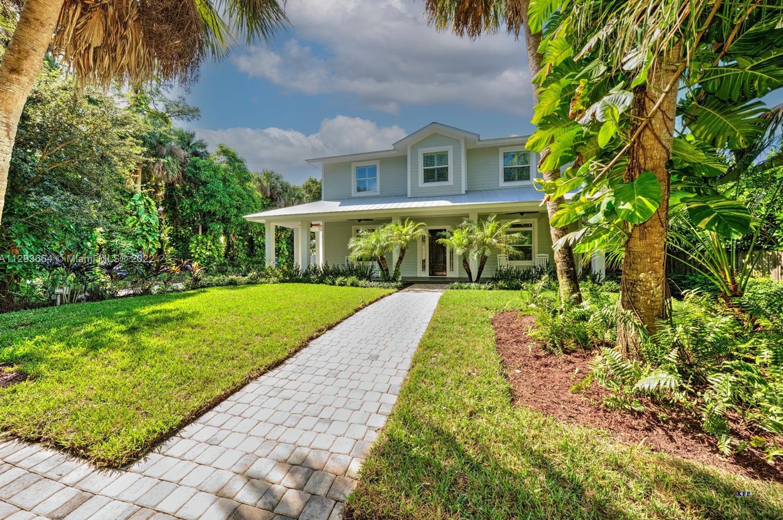 12100 Colby Ave, Hobe Sound, FL 33455-3517