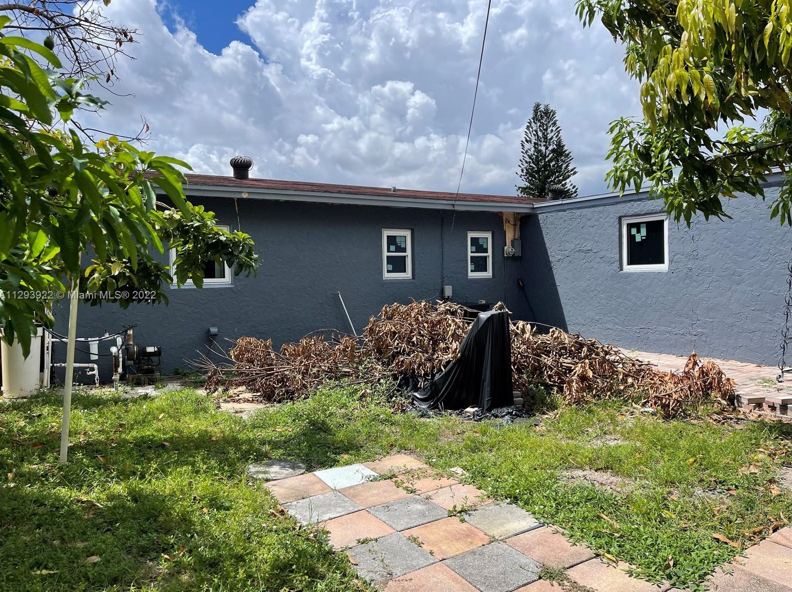 3431 172 Ter, Miami FL 33056-4166 exterior