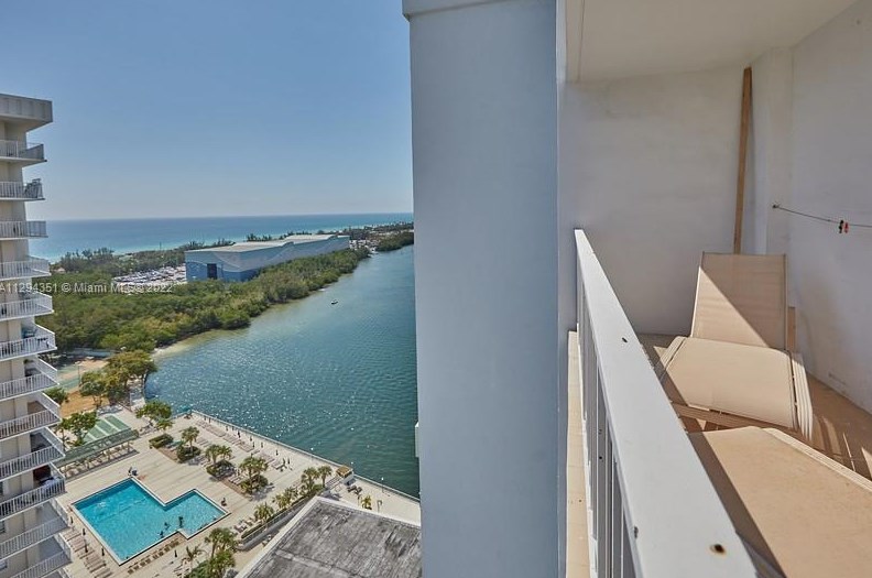 500 Bayview Dr Apt 2031, Miami, FL 33160