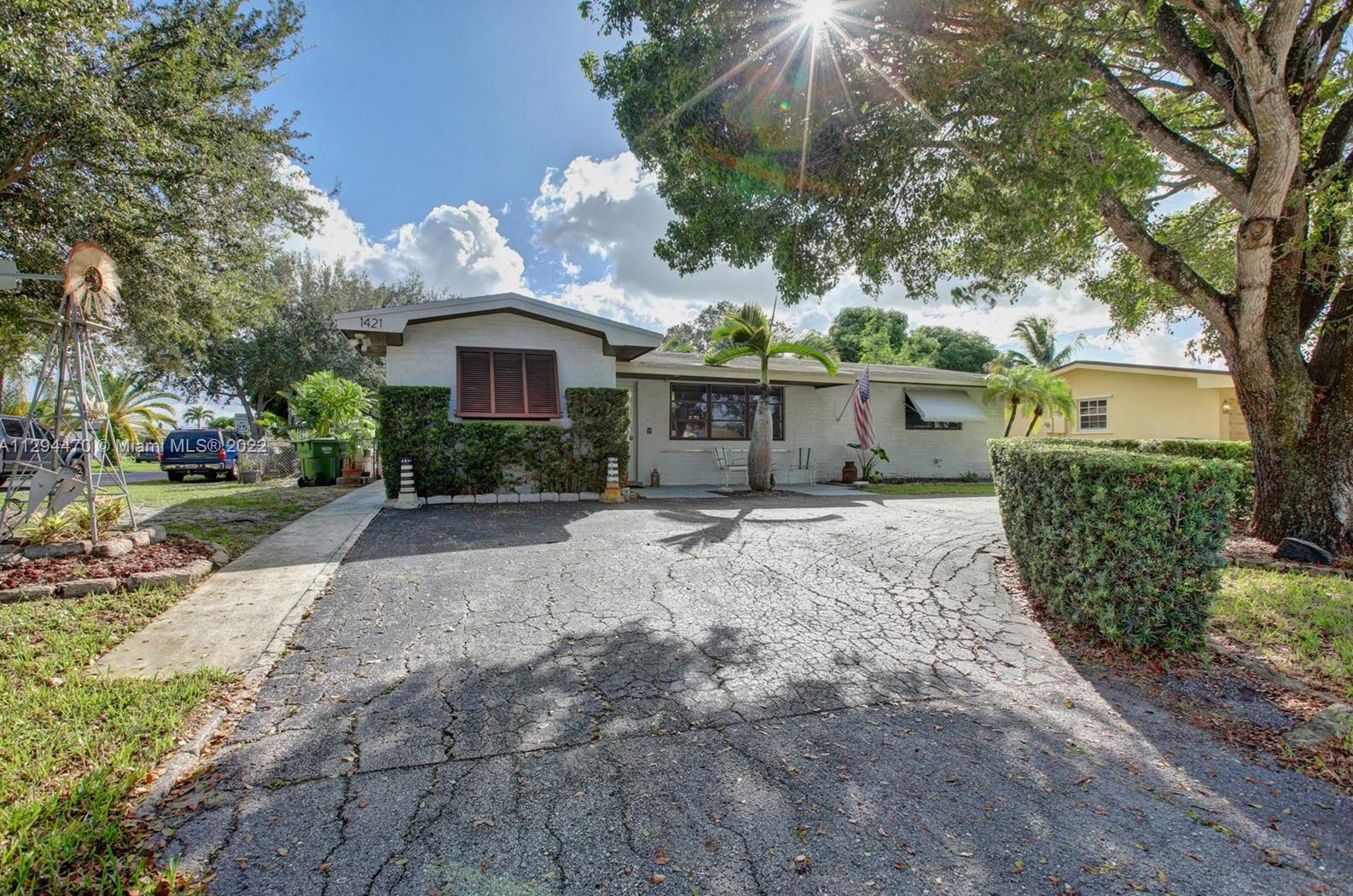 1421 Douglas Rd, Hollywood, FL 33024-4751
