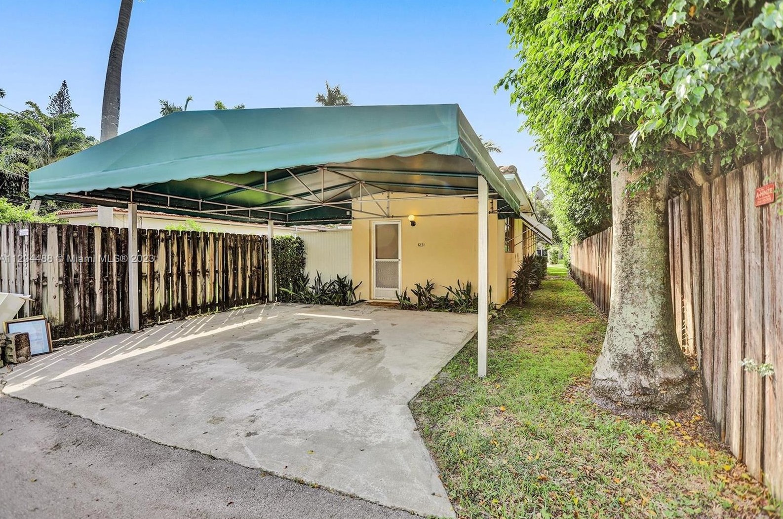 1231 Van Buren St, Hollywood FL 33020-5111 exterior