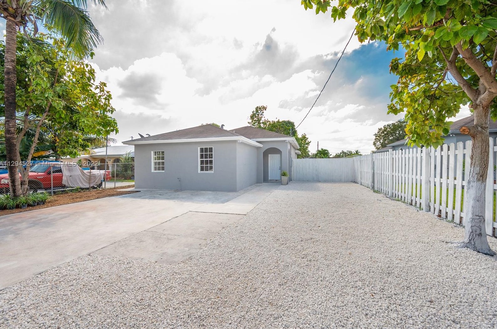 3022 95th St, Miami, FL 33147-2326