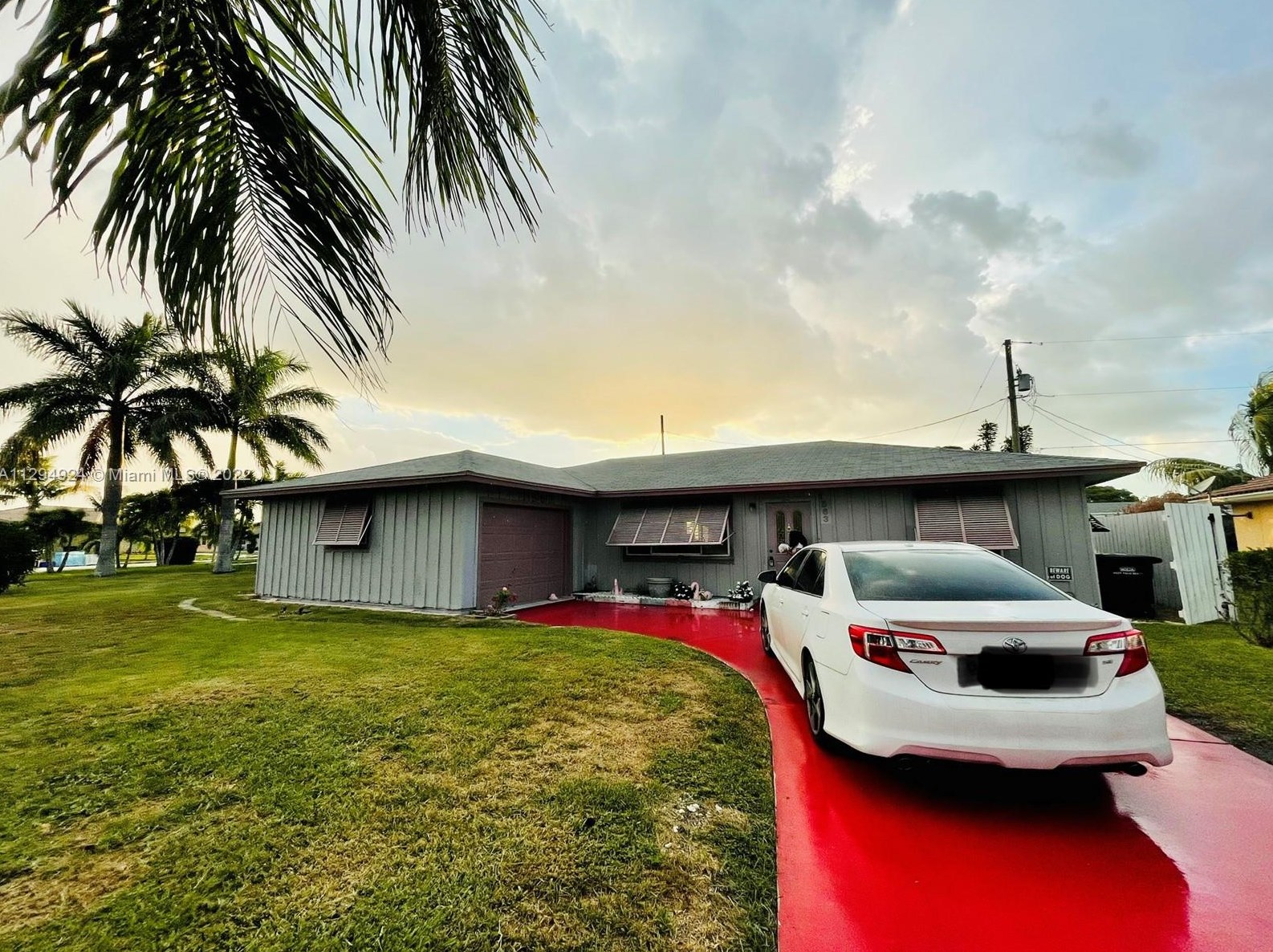 1563 6th St, West Palm Beach, FL 33401