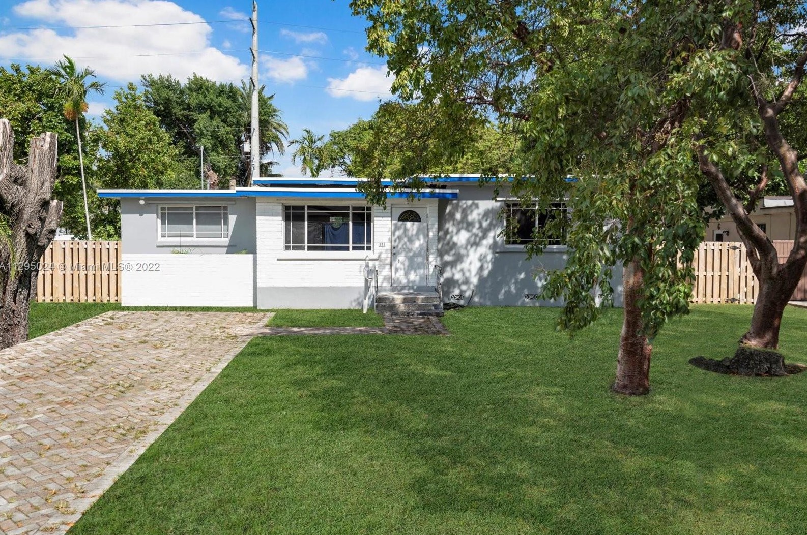 531 Raven Ave, Miami, FL 33166-3950