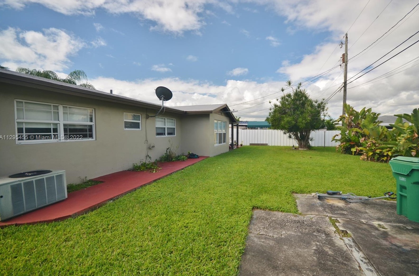 11751 170 Ter, Miami FL 33157-4661 exterior