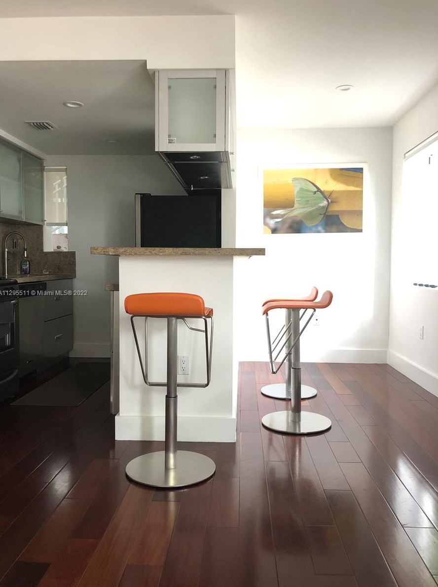 741 6th St #104-w, Miami, FL