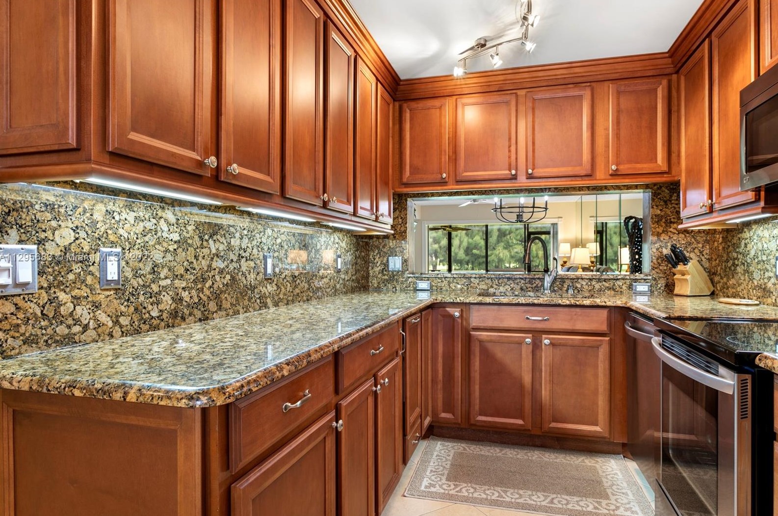 101 Pinecrest Cir #e, Jupiter, FL 33458
