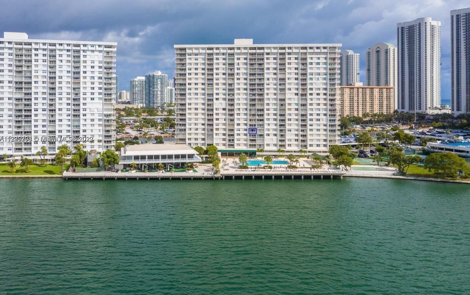 300 Bayview Dr #1909, Miami, FL 33160