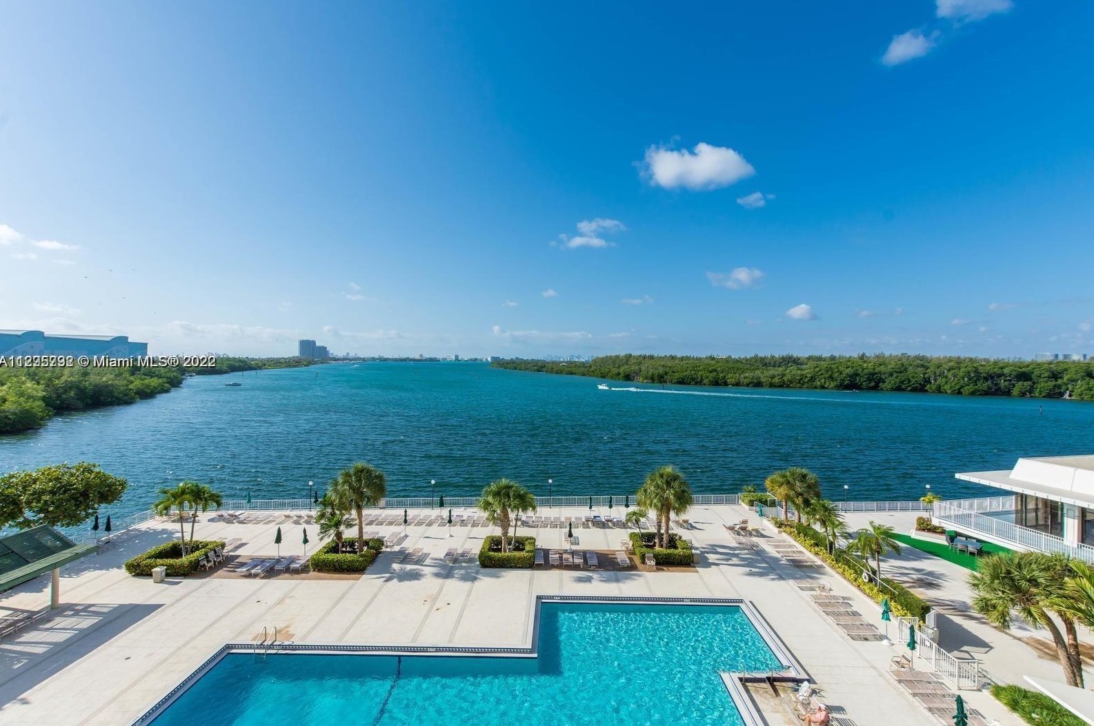 300 Bayview Dr, Miami FL 33160-4700 exterior