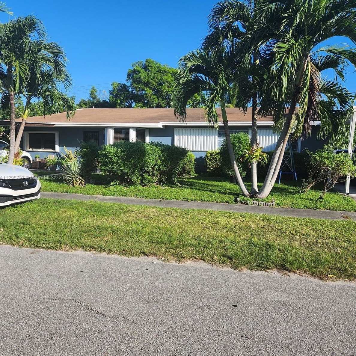 11505 Pinkston Dr, Miami, FL 33176-7355