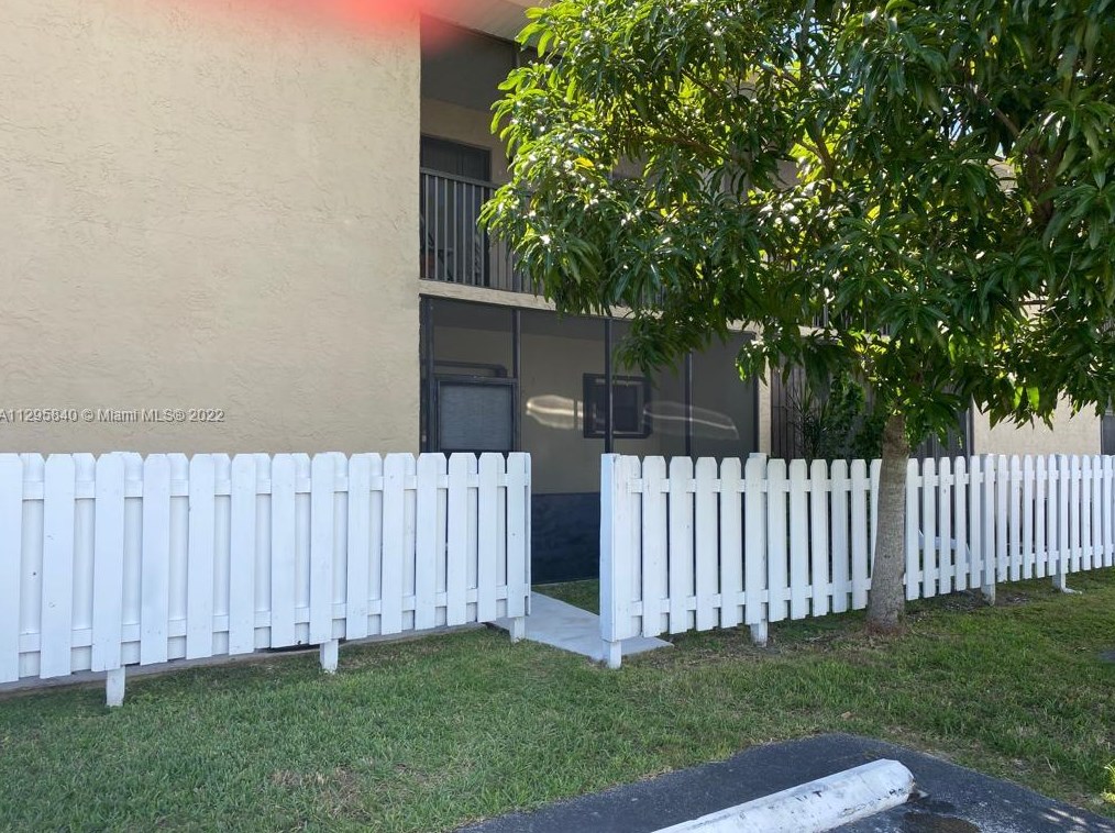 10350 220th St, Miami FL  33190-1108 exterior