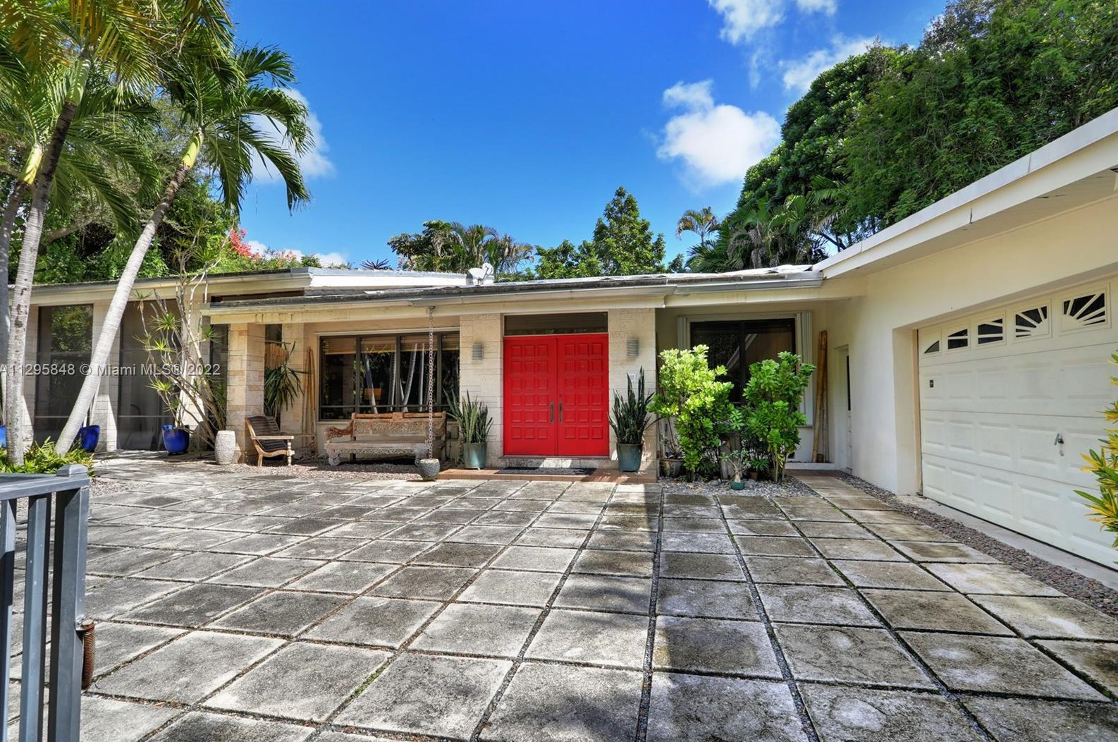 7001 69th Ave, Miami, FL 33143-3130