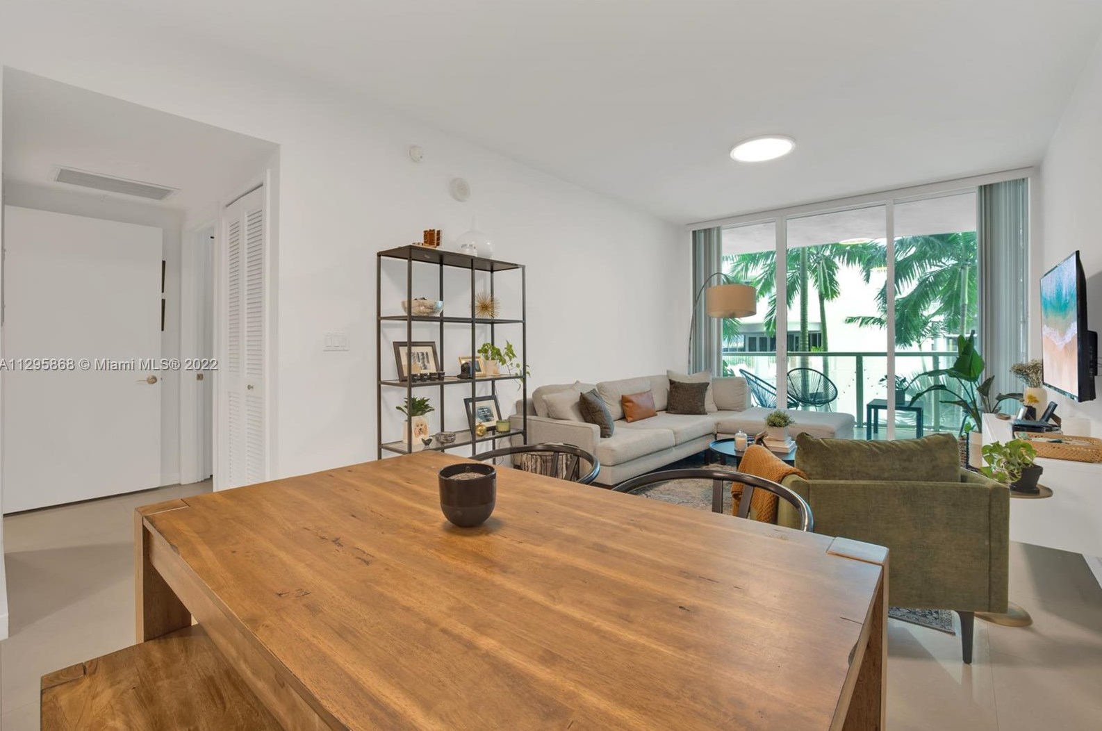 218 Se 14th St Apt 906, Miami, FL 33131