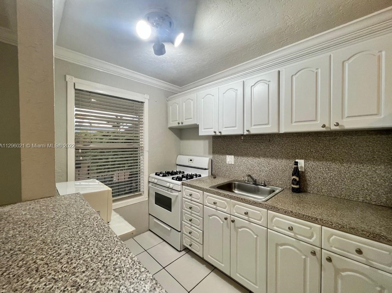 3837 79th Ave, Miami, FL 33155-6755