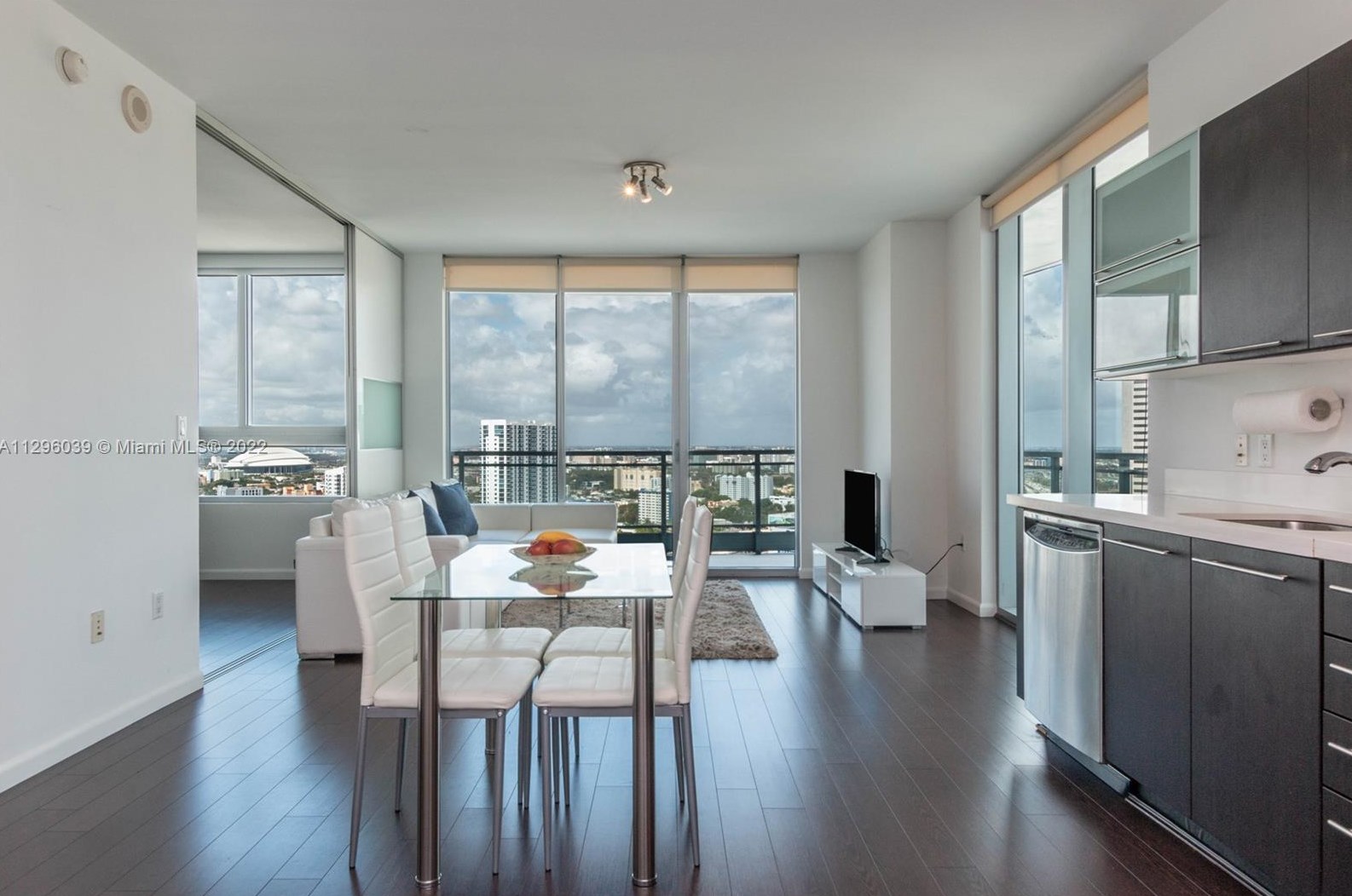 90 Sw 3rd St #2905, Miami, FL 33130
