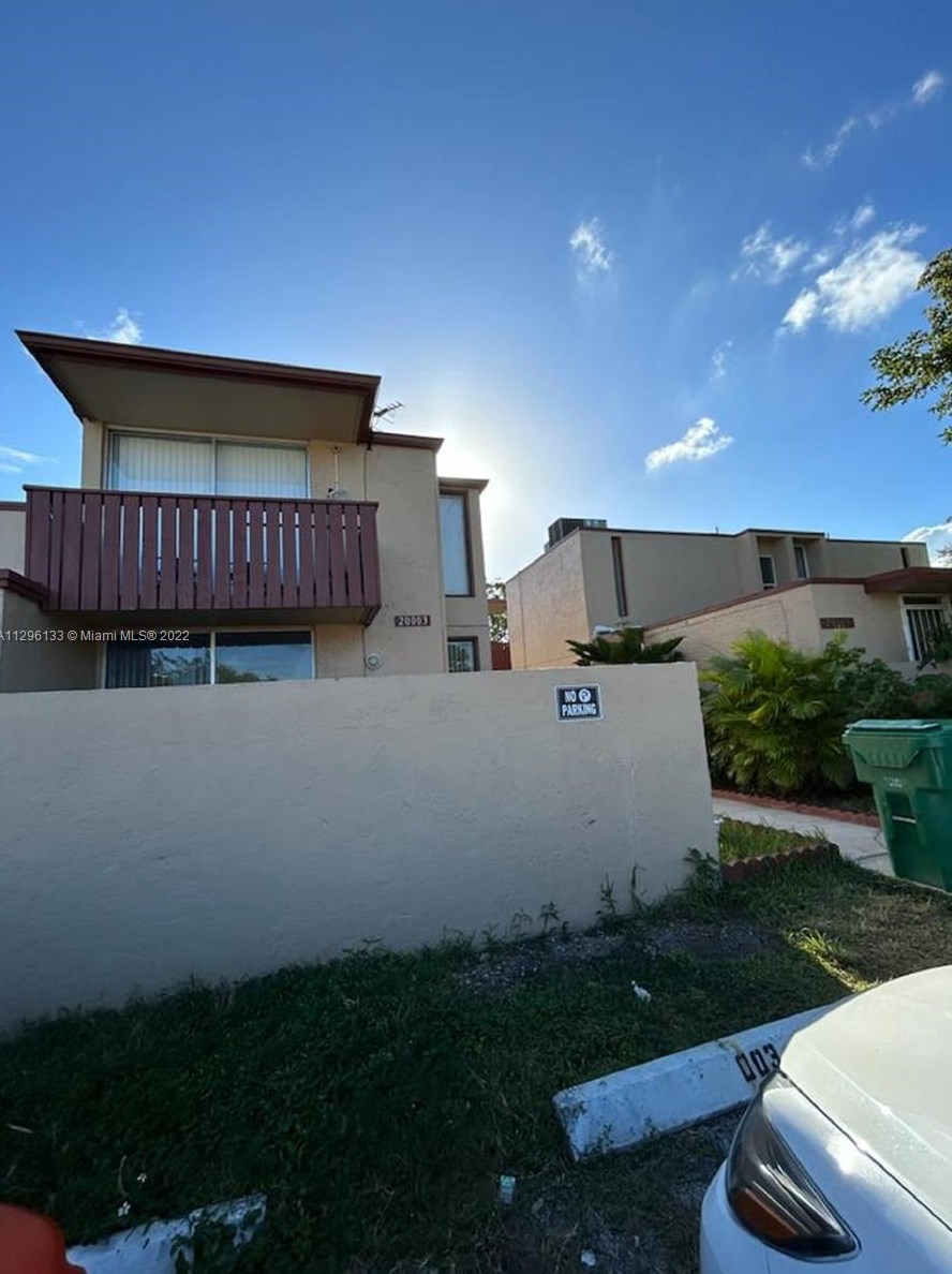 20003 123rd Dr, Miami, FL 33177-5216