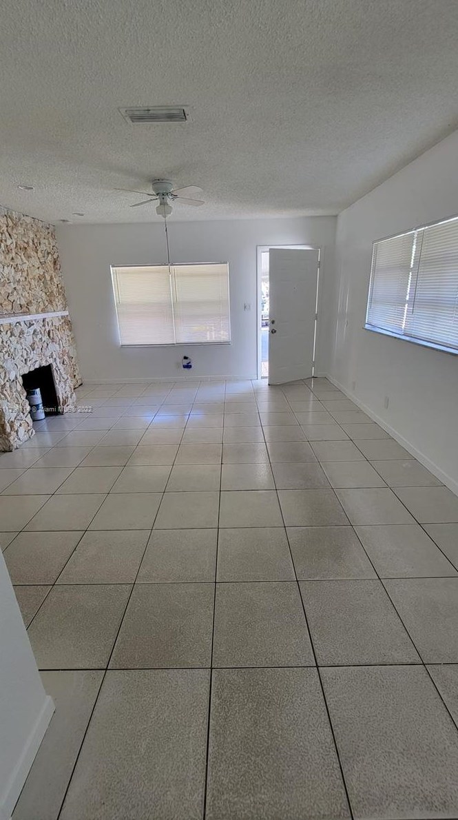 5900 Thomas St, Hollywood, FL 33021