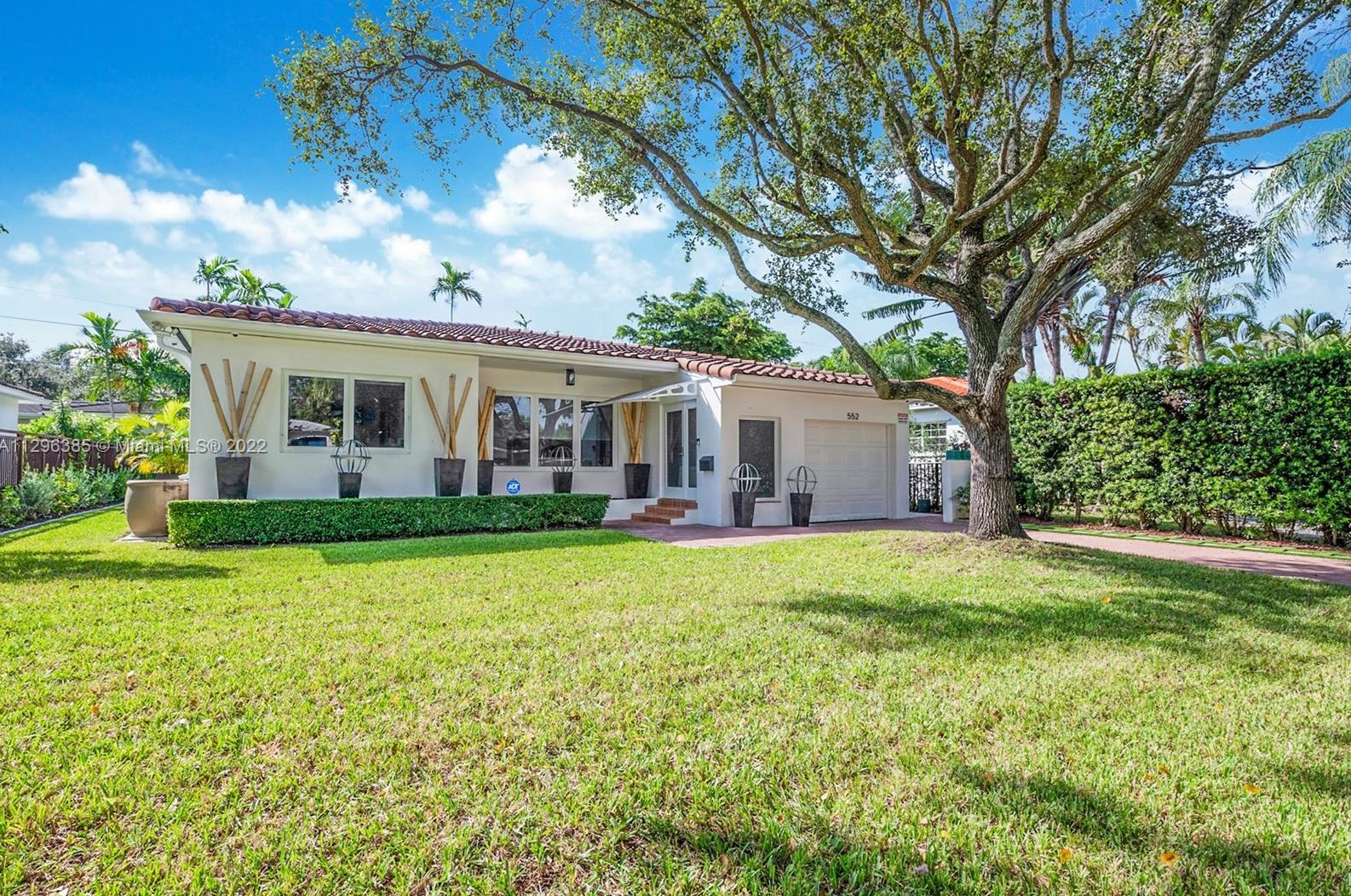 552 Alminar Ave, Miami, FL 33146-1704