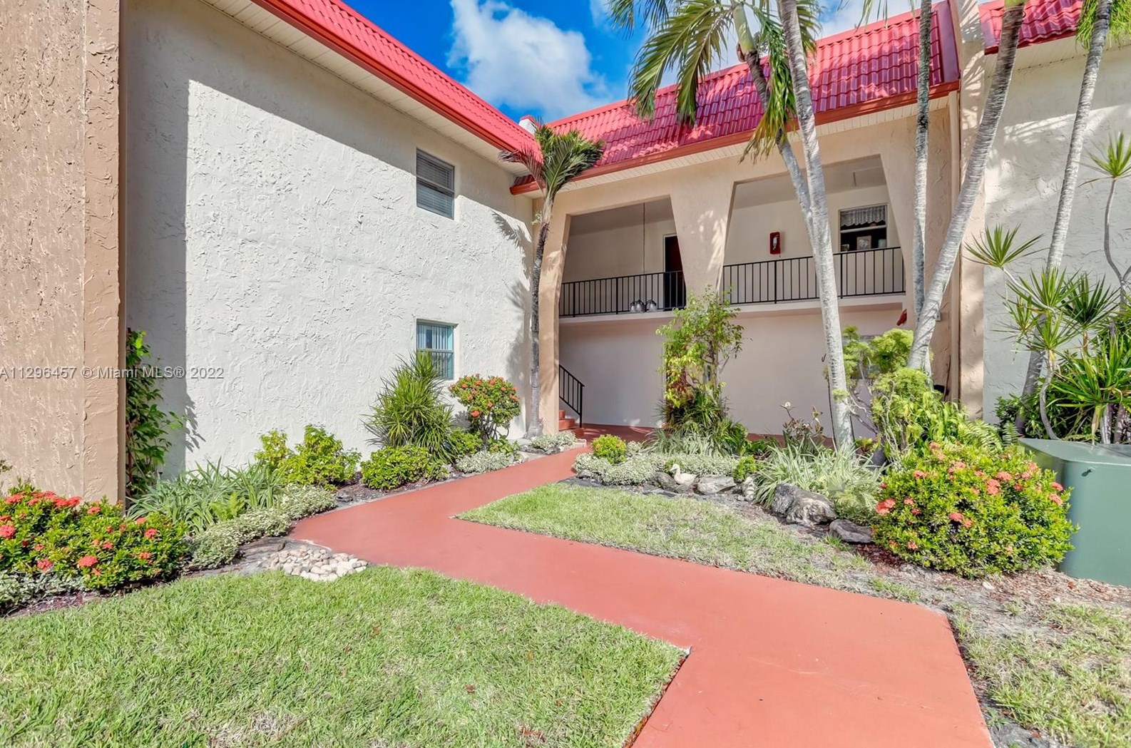 467 Lake Dora Dr #467, West Palm Beach, FL 33411