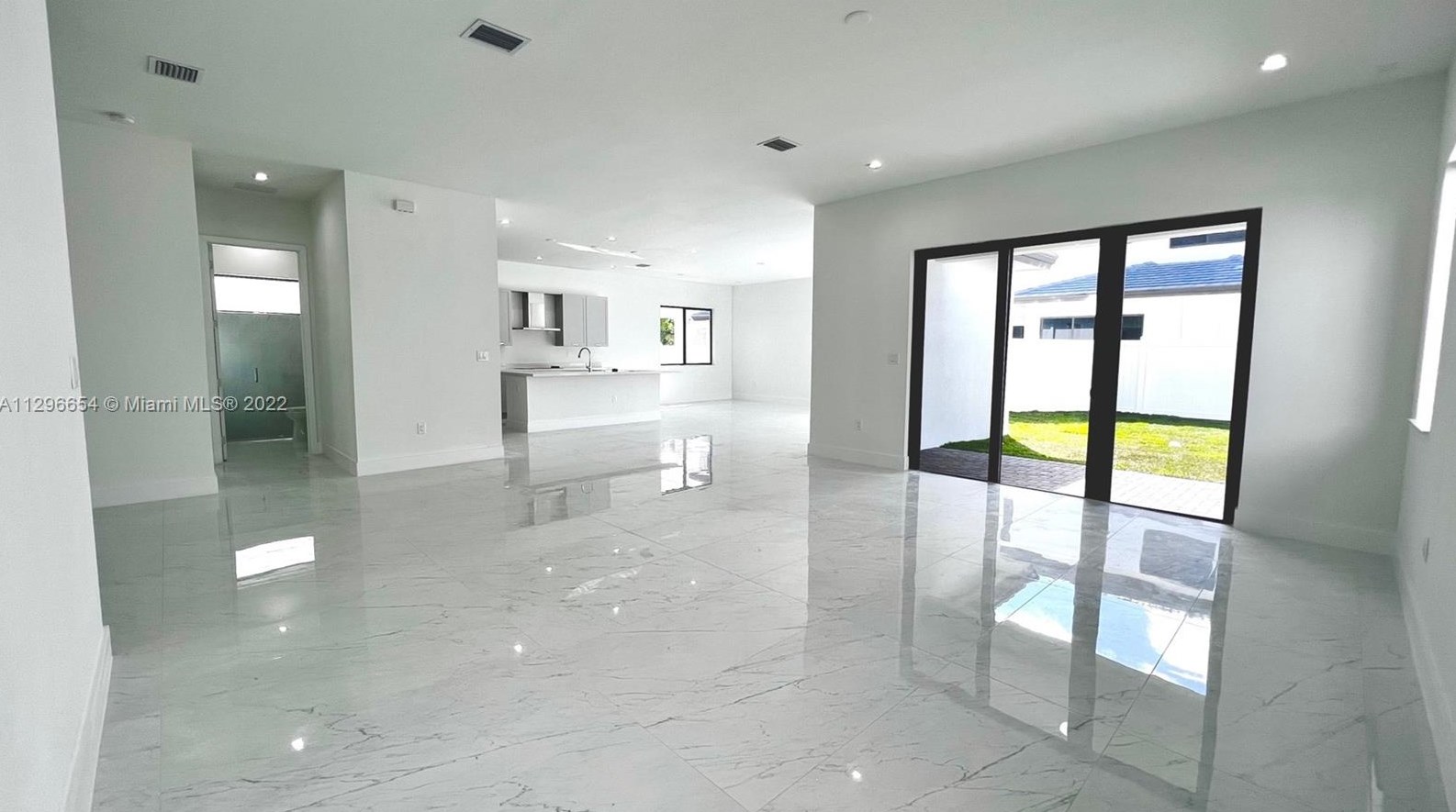 8078 48th Ter, Miami FL  33166-6602 exterior