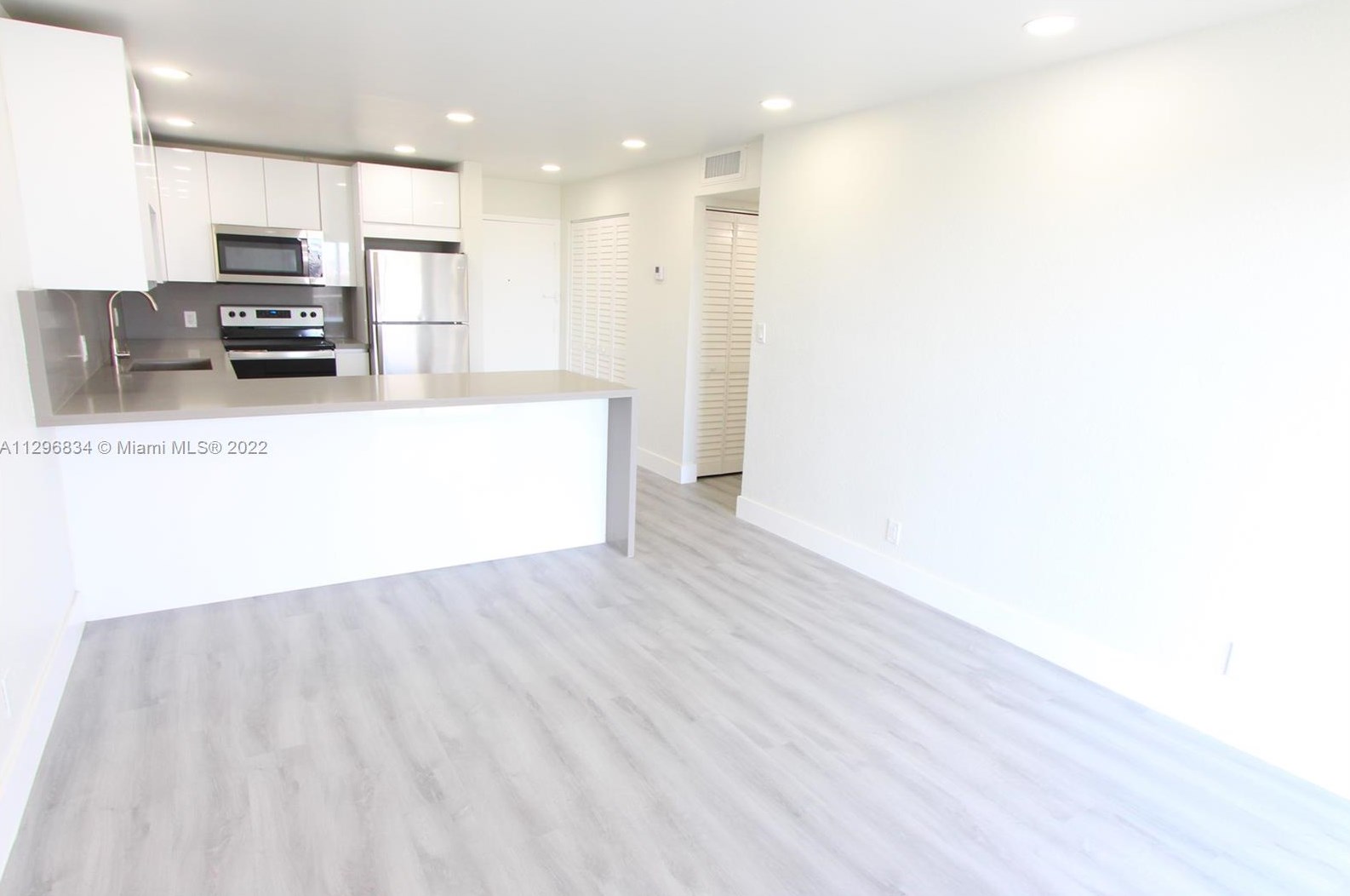 4550 Nw 9th St #904e, Miami, FL
