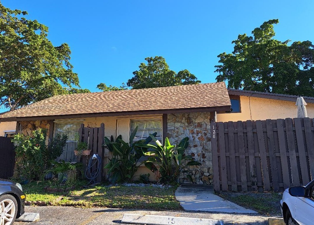 128 Briarwood Cir, Hollywood, FL