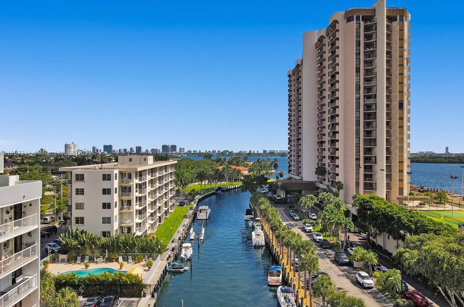 1800 114th St, Miami FL 33167-3520 exterior