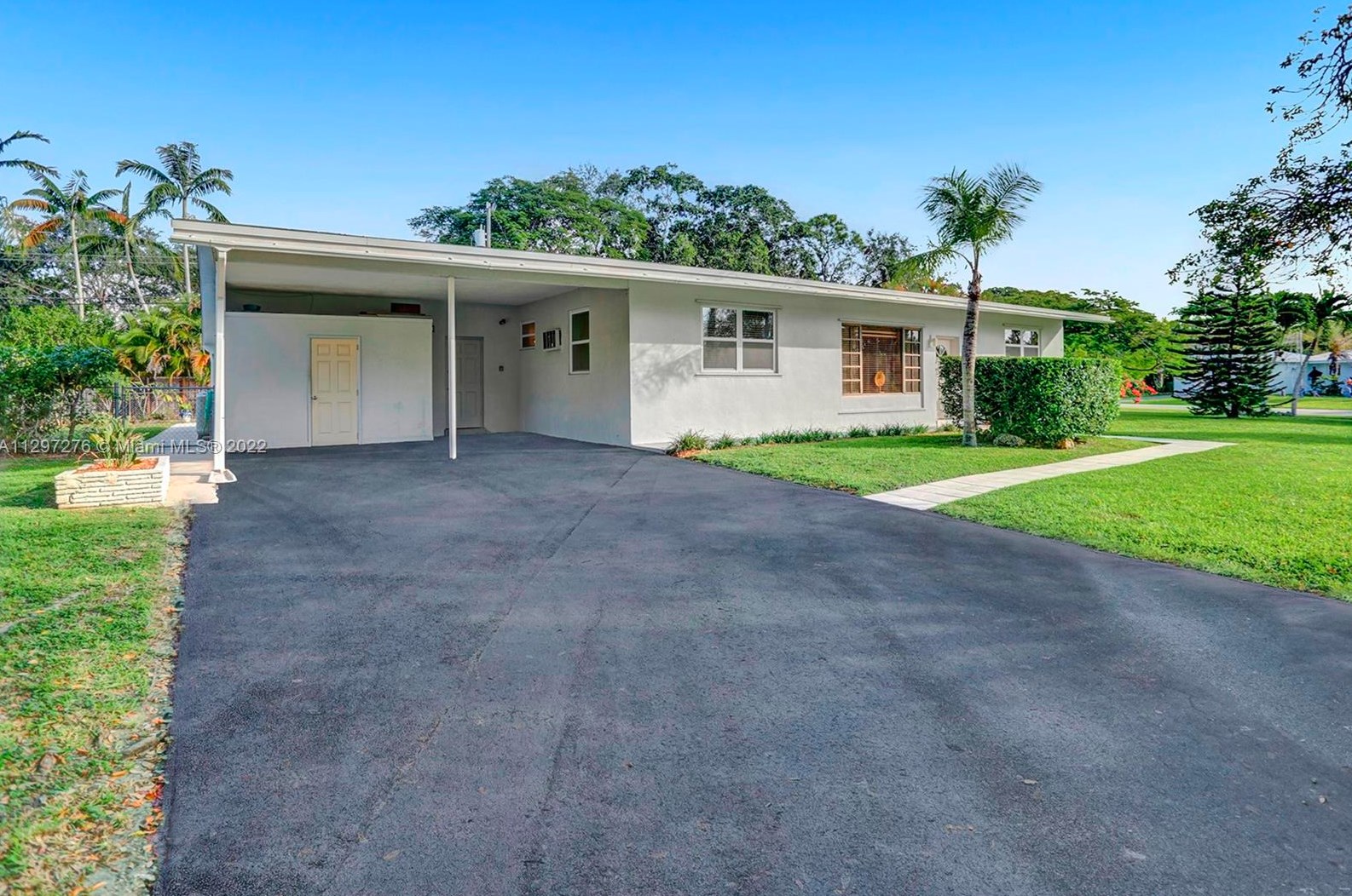 8225 117th Ter, Miami, FL 33156-5109