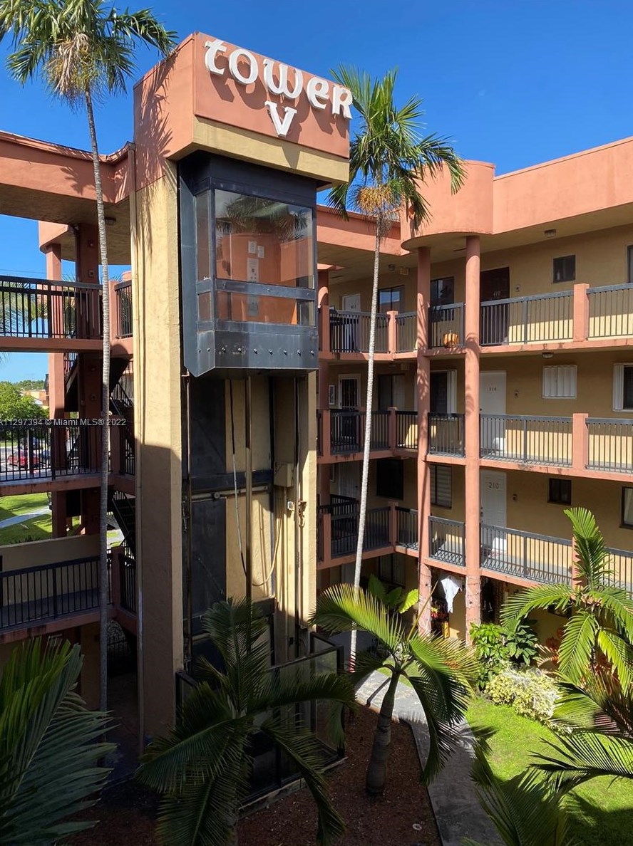 5480 W 21st Ct Apt 302, Hialeah, FL 33016