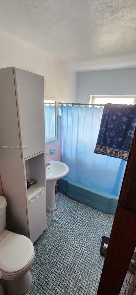 1260 69 St, Miami FL 33147-7152 exterior