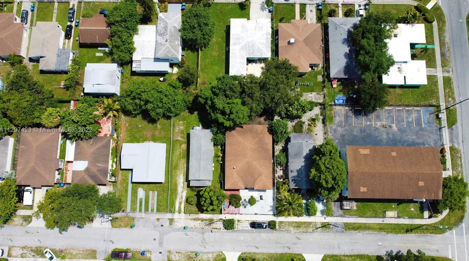 1260 69 St, Miami FL 33147-7152 exterior