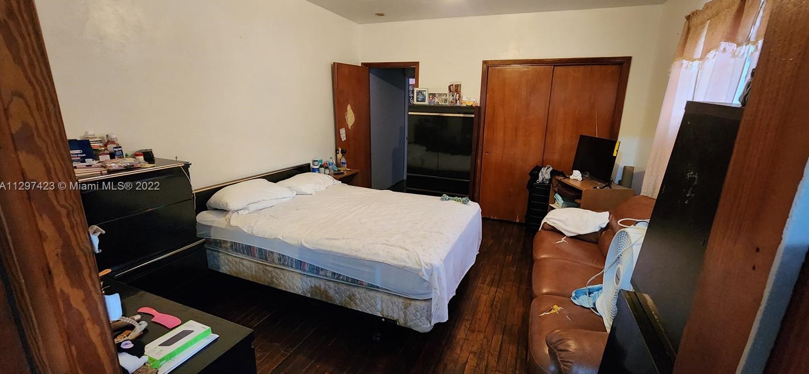 1260 69 St, Miami FL 33147-7152 exterior