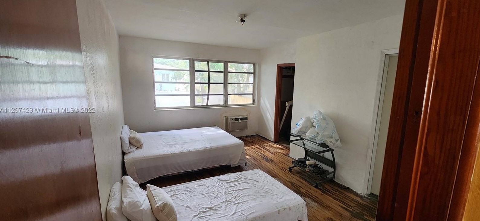 1260 69 St, Miami FL 33147-7152 exterior