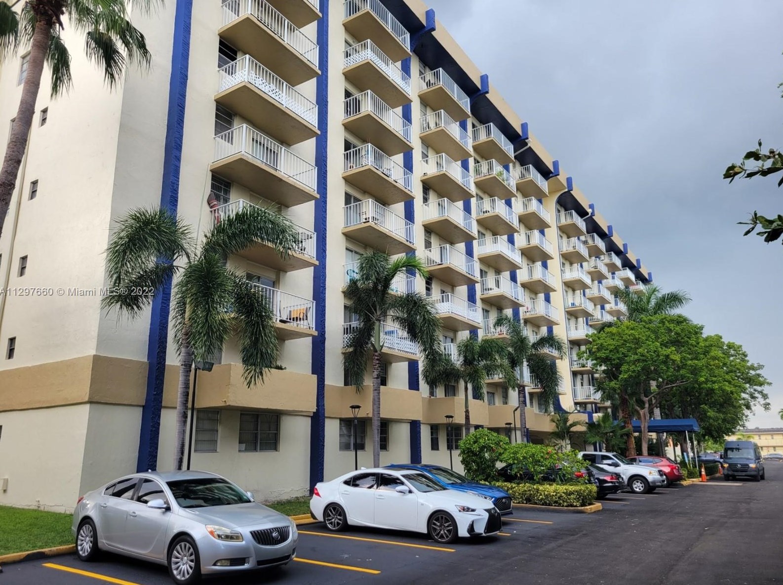 4550 9th St Nw #315e, Miami, FL 33126