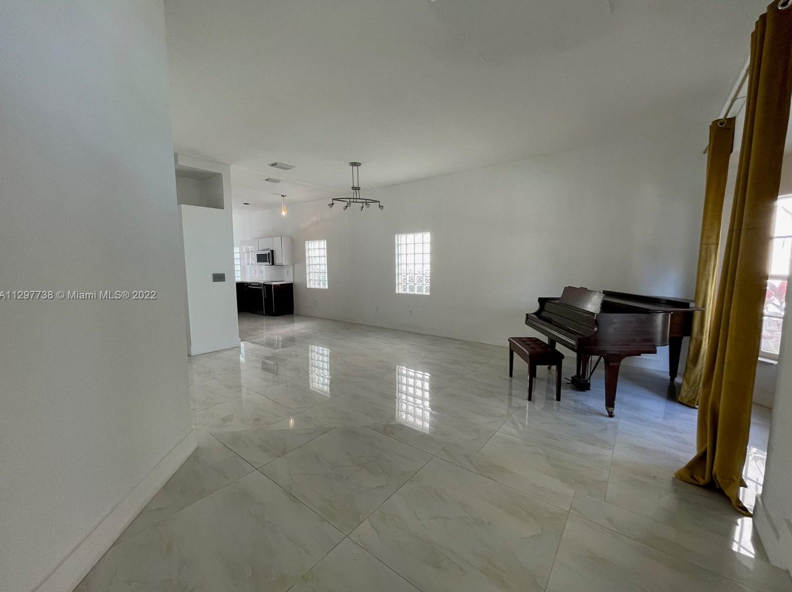 1966 Nw 170th Ave, Hollywood, FL 33028
