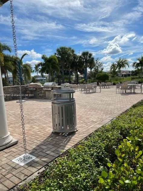 4350 Hillcrest Dr, Hollywood FL  33021-7970 exterior